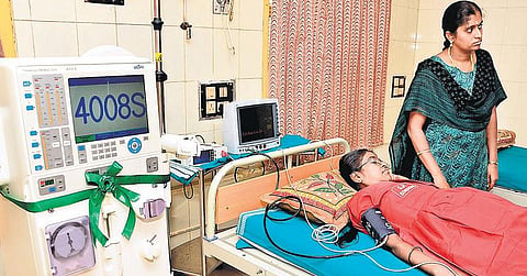 அரசு மருத்துவமனைகளில் ‘டயாலிசிஸ்’ டெக்னீசியன்கள் பற்றாக்குறை: 70 சதவீத காலியிடங்களால் சிறுநீரக நோயாளிகள் தவிப்பு