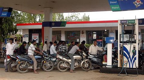 பெட்ரோல் விலை அறிய 24 மணி நேர உதவி மையம்