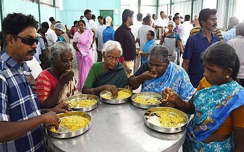 அம்மா உணவகம், அம்மா குடிநீர் தேவைதானா?- திமுக எம்.எல்.ஏ கேள்விக்கு அமைச்சர் வேலுமணி பதில்