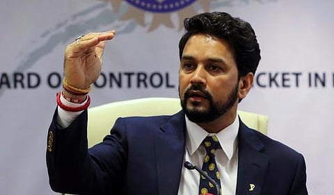 அனில் கும்ப்ளே சர்ச்சையில் கோலி மீது காரணமில்லாமல் பாய்கின்றனர்: அனுராக் தாக்குர் கருத்து