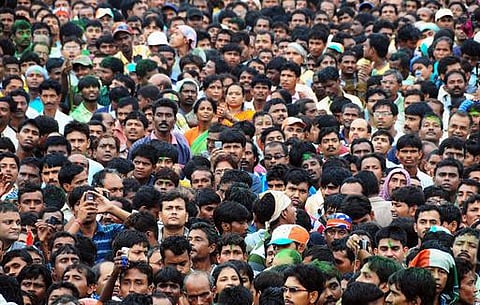 உலக மக்கள் தொகை 30 ஆண்டுகளில் 50% அதிகரிப்பு: 750 கோடியை எட்டியது; இந்தியாவில் 131 கோடி