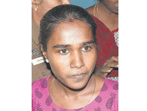 குண்டர் சட்டத்தில் மாணவி வளர்மதி கைது: தமிழக அரசியல் கட்சித் தலைவர்கள் கண்டனம்