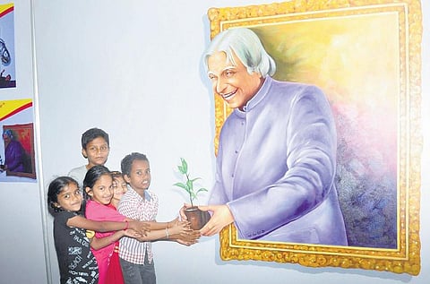 கலாம் நினைவு: இந்தியாவும் இளைஞர்களும் விண்ணைத் தொட வழிகாட்டியவர்