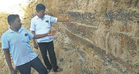 கறம்பக்குடி அருகே அக்னியாற்றில் 17-ம் நூற்றாண்டைச் சேர்ந்த கட்டுமானம்: வருவாய்த் துறையினர் விசாரணை