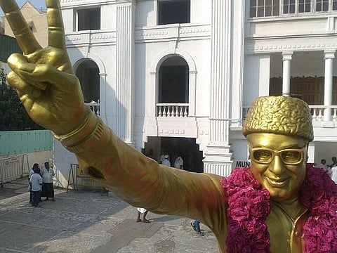விவாதக் களம்: இரட்டை இலை சின்னம் - மவுசு எப்படி?