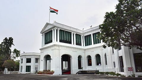 ஆளுநர்.. ஆட்டுக்கு தாடியா? தவிர்க்க முடியாத சக்தியா?