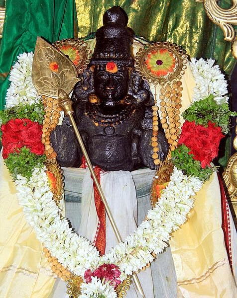 திருத்தலம் அறிமுகம்: குகையில் வளரும் கனலே