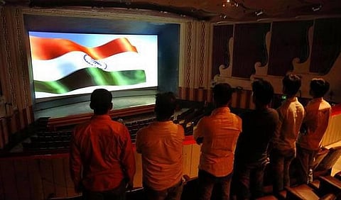 திரையரங்குகளில் தேசிய கீதம் கட்டாயம் இல்லை: மத்திய அரசின் கோரிக்கையை ஏற்று உத்தரவை வாபஸ் பெற்றது உச்ச நீதிமன்றம்