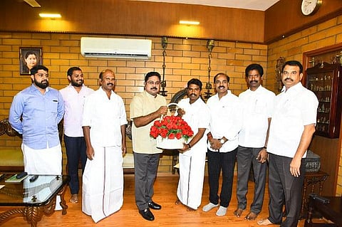 டிடிவி தினகரனுக்கு கள்ளக்குறிச்சி எம்.எல்.ஏ., ஆதரவு: அதிமுகவில் இருந்துகொண்டு மக்கள் சேவை செய்யமுடியவில்லை என குற்றச்சாட்டு