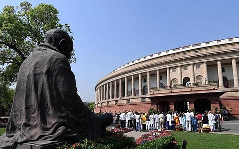 மக்களவையில் நம்பிக்கை வெளிப்பட வேண்டாமா?