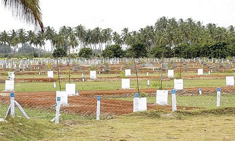 வெளியூரில் மனை வாங்குகிறீர்களா?
