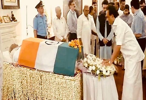 திமுக ஆட்சியை கலைக்க ஒப்புக்கொள்ளாமல் ஆட்சியை இழந்தவர் வாஜ்பாய்: ஸ்டாலின் அஞ்சலி
