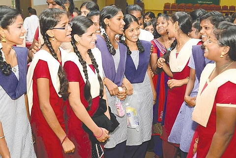 தேர்வுக்குத் தயாரா? - சுலபமாக ‘சென்டம்’ அடிக்கலாம்! (பிளஸ் 2 கணிதம்)