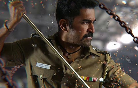 ‘திமிரு புடிச்சவன்’ வெளியீட்டுக்கு தயாரிப்பாளர் சங்கம் எச்சரிக்கை: விஜய் ஆண்டனி மனைவி சாடல்