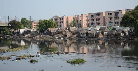 கூவம் அடையாறு பராபரிப்பு தமிழக அரசுக்கு பசுமை தீர்ப்பாயம் விதித்த ரூ. 2 கோடி அபராதம்: உயர் நீதிமன்றம் தடை