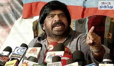 விஜய் ரசிகர் மன்றத்தினருடன் இணைந்து நிவாரணப் பணி; புயல் வேகத்தில் செய்ய டி.ராஜேந்தர் வேண்டுகோள்