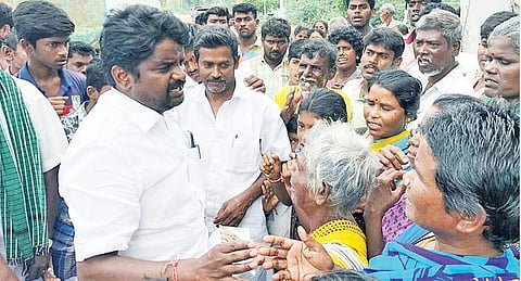 18 லட்சம் பேருக்கு நிலவேம்பு குடிநீர் விநியோகம்; புயல் பாதித்த பகுதிகளில் 4 லட்சம் பேருக்கு சிகிச்சை: அமைச்சர் சி.விஜயபாஸ்கர் தகவல்