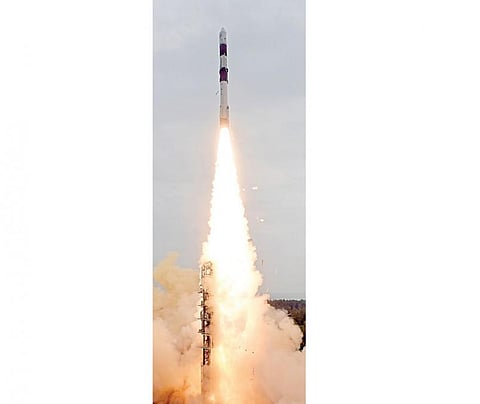 பிஎஸ்எல்வி - சி43 ராக்கெட் மூலம் 31 செயற்கைக் கோள்களும் வெற்றிகரமாக நிலைநிறுத்தம்: இஸ்ரோ விஞ்ஞானிகளுக்கு குடியரசுத் தலைவர், பிரதமர் வாழ்த்து