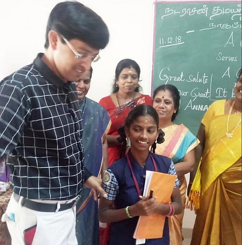 "அப்பா பாசம்னா என்னன்னு அவரை பார்த்த பிறகே புரிந்தது": மீனாவுக்கு இன்ப அதிர்ச்சி கொடுத்த ராதாகிருஷ்ணன் ஐஏஎஸ்