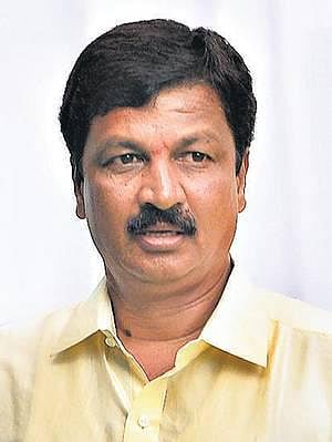 கர்நாடக அமைச்சரவையில் இருந்து நீக்கப்பட்ட ரமேஷ் ஜார்கிஹோளி பாஜகவில் சேர முடிவு