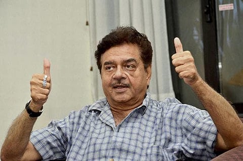 மம்தா பிராந்தியத் தலைவர் இல்லை; தேசியத் தலைவர்: சத்ருகன் சின்ஹா புகழாரம்