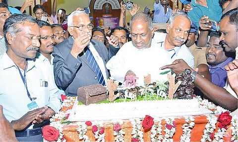 எனக்கு இசையைப் பற்றி ஒன்றும் தெரியாது: அண்ணாமலை பல்கலைக்கழகத்தில் நடந்த விழாவில் இளையராஜா பேச்சு 