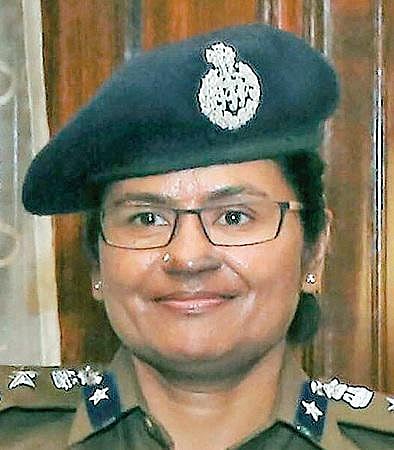 அண்டார்டிகாவின் தென் துருவத்தை அடைந்த முதல் பெண் ஐபிஎஸ் அபர்ணா சாதனை