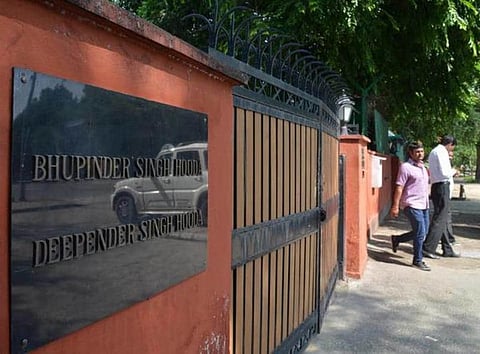 பூபிந்தர் சிங் ஹூடா வீட்டில் சிபிஐ அதிகாரிகள் சோதனை: நிலமோசடி வழக்கில் நடவடிக்கை