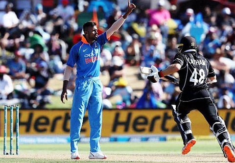 இந்திய அணியின் 10 ஆண்டு சவால்’: 10 ஆண்டுகளுக்குப்பின் ஒருநாள் தொடரை வென்றது(3-0) ; 7 விக்கெட்டில் நியூசி. படுதோல்வி