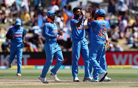 3வது ஒருநாள் போட்டி: 3 விக்கெட்டுகளை இழந்து நியூசி. திணறல் :தோனி இல்லை, பாண்டியாவுக்கு வாய்ப்பு