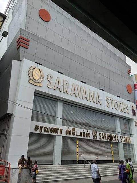 சரவணா ஸ்டோர்ஸில் வருமான வரித்துறை ரெய்டு: 70 இடங்களில் ஒரே நேரத்தில் அதிகாரிகள் சோதனை
