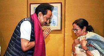‘உங்களுக்கு திமுக துணை நிற்கும்’ - மம்தா பானர்ஜிக்கு தொலைபேசியில் ஸ்டாலின் ஆதரவு
