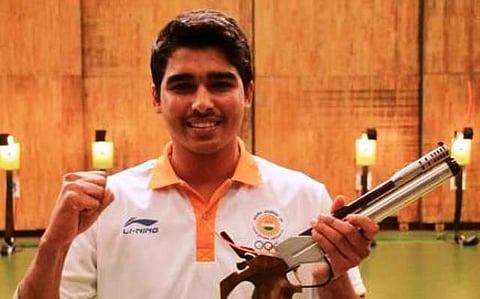 துப்பாக்கிசுடுதல் உலகக்கோப்பை: 16-வயது இந்திய வீரர் சவுரவ் தங்கம் வென்று உலக சாதனை