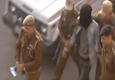 ஜம்மு கையெறிகுண்டு தாக்குதல்: கணிசமான தொகை கொடுத்து 16 வயது சிறுவனை ஏவிய ஹிஸ்புல் முஜாஹிதீன் தீவிரவாதிகளின் சதி அம்பலம்