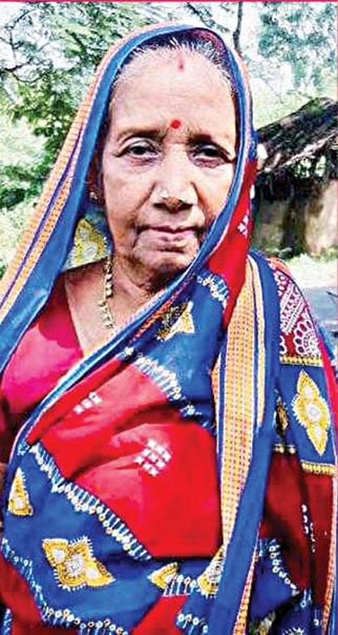 ஒடிசாவில் மகளிர் சுயஉதவிக் குழு தலைவி போட்டி- எந்த பின்புலமும் இல்லாத பெண்ணை வேட்பாளராக அறிவித்தார் நவீன் பட்நாயக்