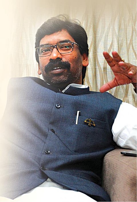 ராகுலா, பிரியங்காவா என்பதை காங்கிரஸ்தான் தீர்மானிக்க வேண்டும்!- ஹேமந்த் சோரன் பேட்டி