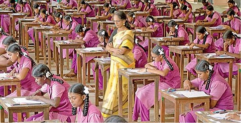 சமச்சீர் பாடத்திட்டத்தில் பொதுத்தேர்வுகள் இன்றுடன் நிறைவு:
விடைத்தாள் திருத்தம் நாளை தொடக்கம்