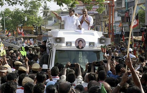 சட்டம் ஒழுங்கை சீர்குலைத்து சூறையாடிய கட்சி திமுக: இறுதிக்கட்ட தேர்தல் பிரச்சாரத்தில் முதல்வர் பழனிசாமி ஆவேசம்
