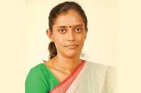 மாவட்ட ஆட்சியர் ஒரு தலைப்பட்சமாக செயல்படுகிறார்: தேர்தல் ஆணையத்திடம் ஜோதிமணி புகார்