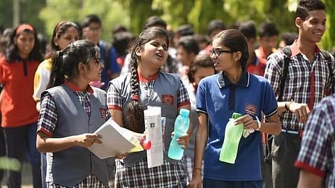 புதுச்சேரி, காரைக்காலில் தேர்ச்சி விகிதம் கடந்தாண்டை விட 5.62 சதவீதம் அதிகரிப்பு: 92.94% மாணவர்கள் தேர்ச்சி