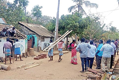 பொன்பரப்பி வன்முறையில் சேதமடைந்த வீடுகளை சீரமைக்கும் பணி தீவிரம்