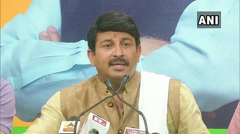மக்களை ஏமாற்ற முயல்கிறார் கேஜ்ரிவால்: டெல்லி பாஜக தலைவர் தாக்கு