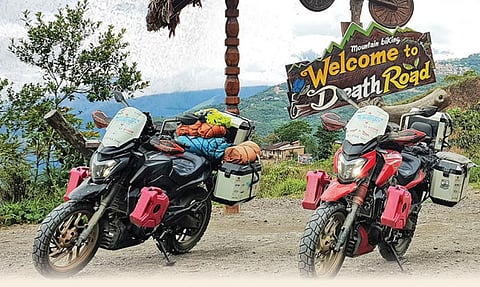 ஆர்க்டிக் முதல் அண்டார்டிகா வரை பஜாஜ் டொமினார்
400-ன் சாகச பயணம்