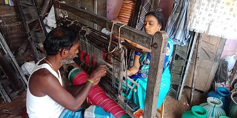 நெசவுத்தொழிலில் இயந்திரப் பயன்பாடு அதிகரிப்பு: ஓட்டல் வேலைக்குச் செல்லும் தொழிலாளர்கள்