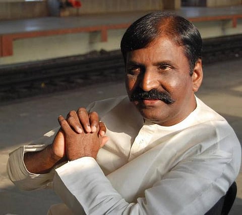 நாடாளுமன்றத்தில் தமிழில் உறுதிமொழி ஏற்ற தங்கங்களை வாழ்த்துகிறேன்: வைரமுத்து