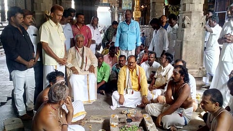 ரஜினி முதல்வராக வேண்டி சிதம்பரம் நடராஜர் கோயிலில் சிறப்பு யாகம்