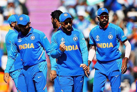 23 ஆண்டுகளாக வரலாற்றை தக்கவைக்கும் முனைப்பில் இந்திய அணி; போராடும் மே.இ.தீவுகள்: தோனி மீது எதிர்பார்ப்பு அதிகரிப்பு
