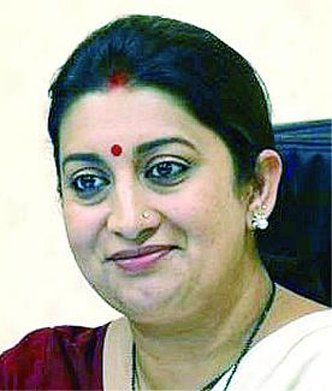 நாடு முழுவதும் தத்தெடுக்க 8,677 குழந்தைகள் தயார்: மத்திய அமைச்சர் தகவல்