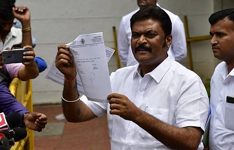 கர்நாடக காங்கிரஸ் எம்எல்ஏ திடீர் விலகல்: குமாரசாமி அரசுக்கு நெருக்கடி?