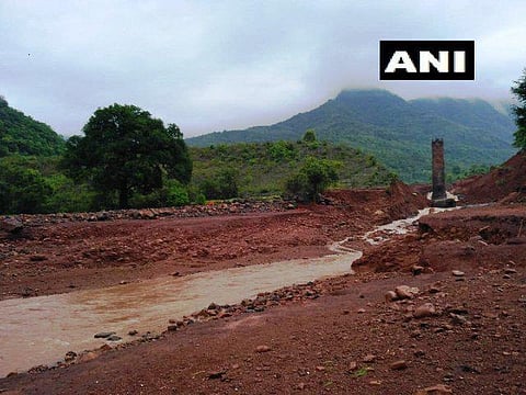 மகாராஷ்டிராவில் அணை உடைந்து 8 பேர் பலி: 25க்கும் மேற்பட்டோர் மாயம்: 7 கிராமங்களில் வெள்ளம்